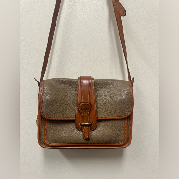 Dooney & Bourke Handbags - Vintage Dooney and Bourne Crossbody